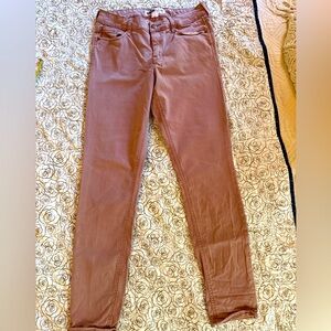 Size 8 Old Navy Rock Star jeans in Mauve/Rose